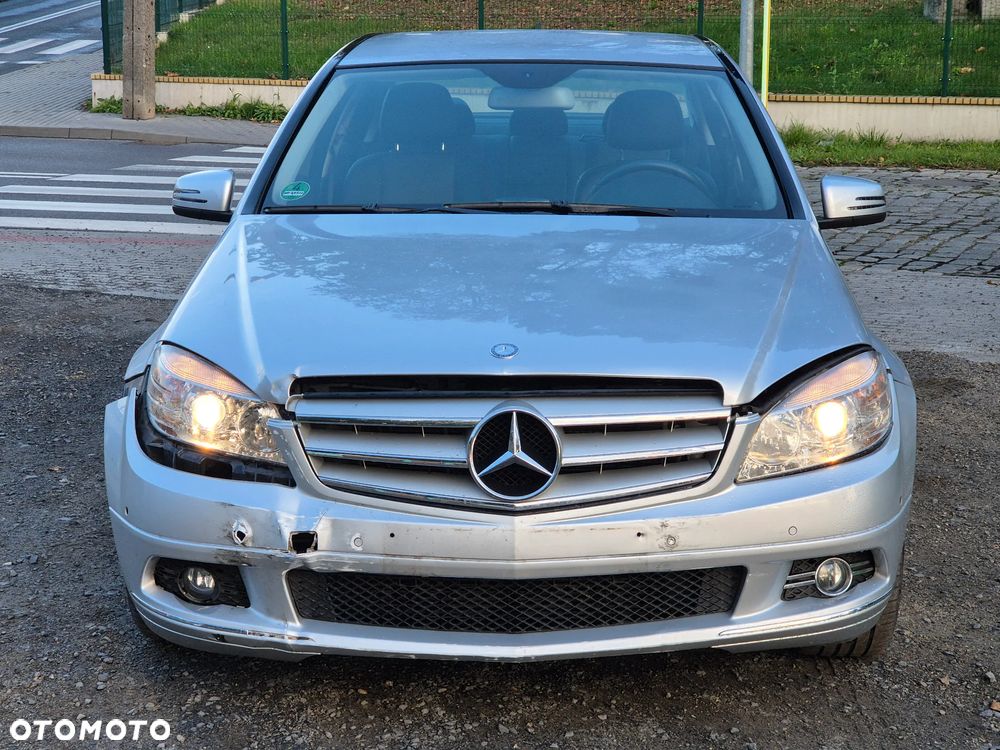 Mercedes-Benz Klasa C 180 K BlueEff Avantgarde - 2