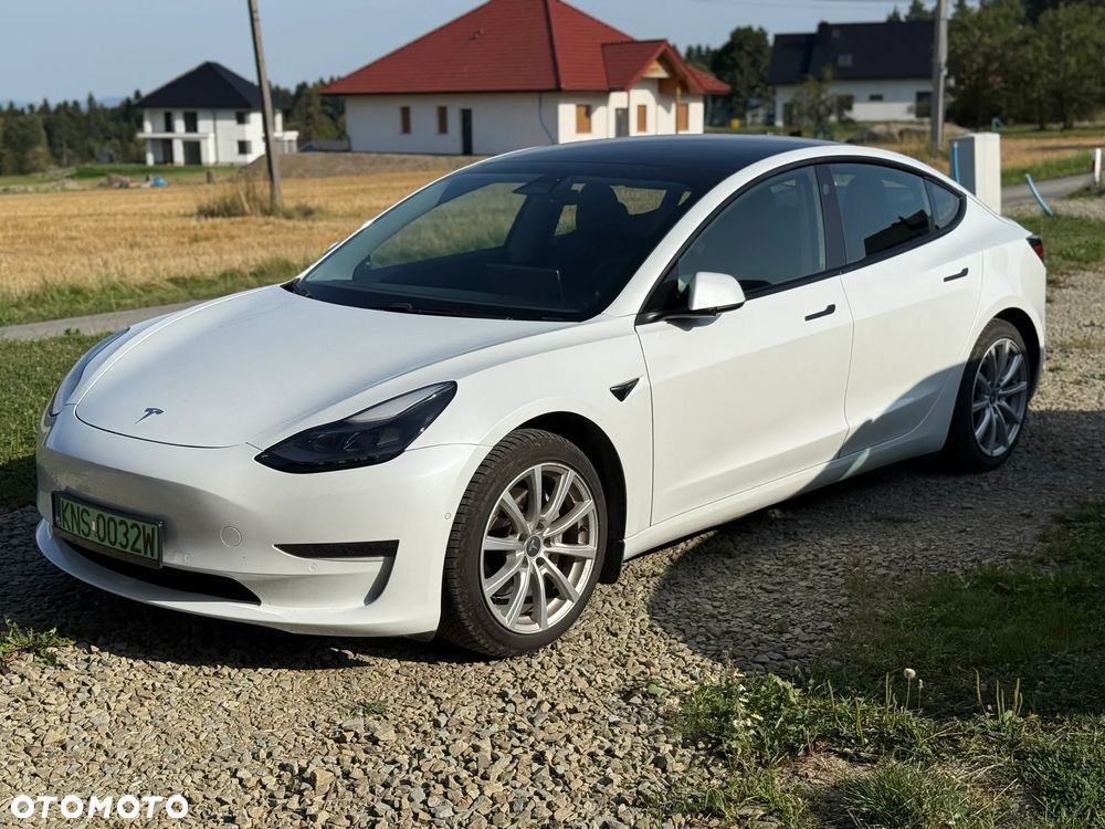 Tesla Model 3 - 3