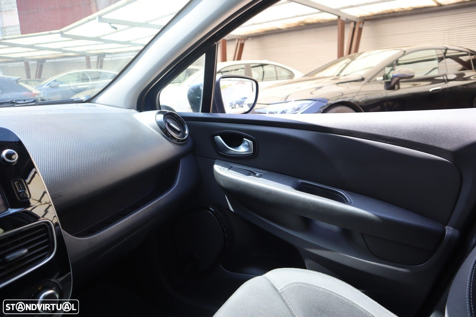 Renault Clio 1.5 dCi Zen - 29