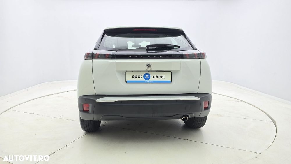Peugeot 2008 - 8