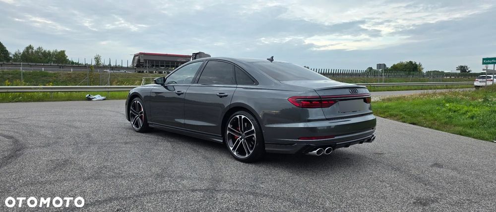Audi S8 - 3