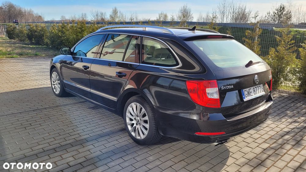 Skoda Superb 2.0 TDI 4x4 Elegance DSG - 3