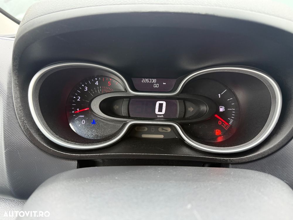 Renault Trafic - 16