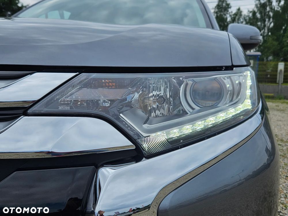 Mitsubishi Outlander 2.0 2WD Diamant - 11