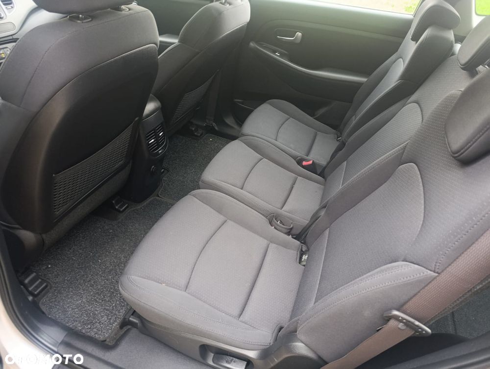 Kia Carens 1.7 CRDi 115 Dream Team Edition - 17