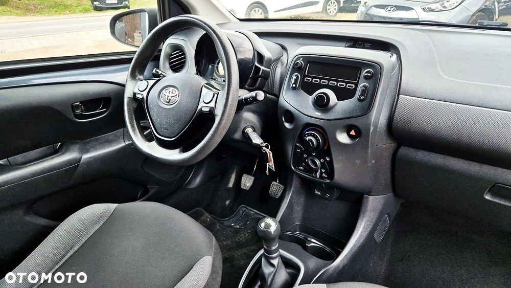 Toyota Aygo x-final - 38