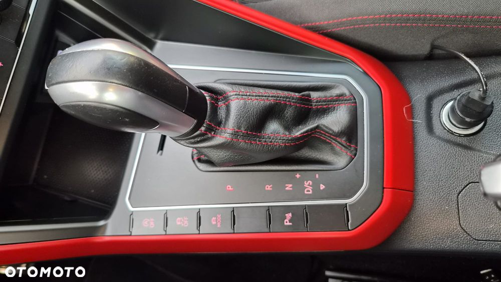 Volkswagen Polo 2.0 TSI OPF DSG GTI - 16