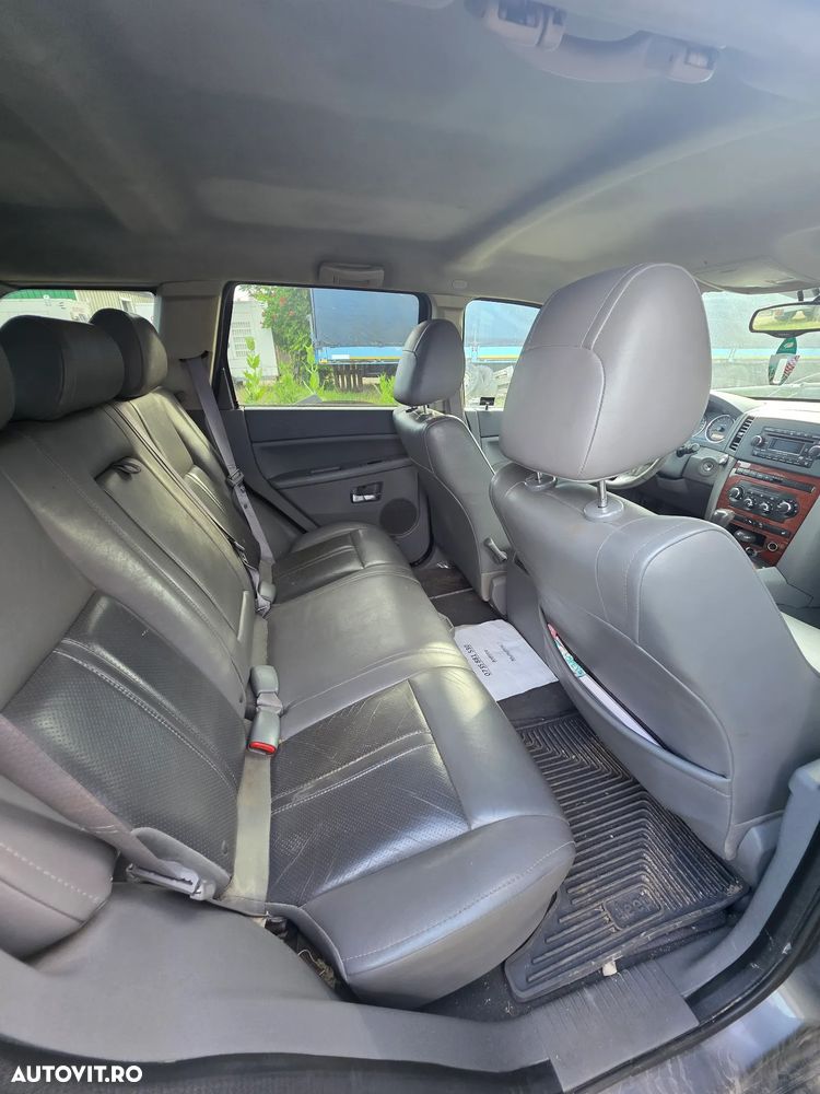 Jeep Grand Cherokee - 9