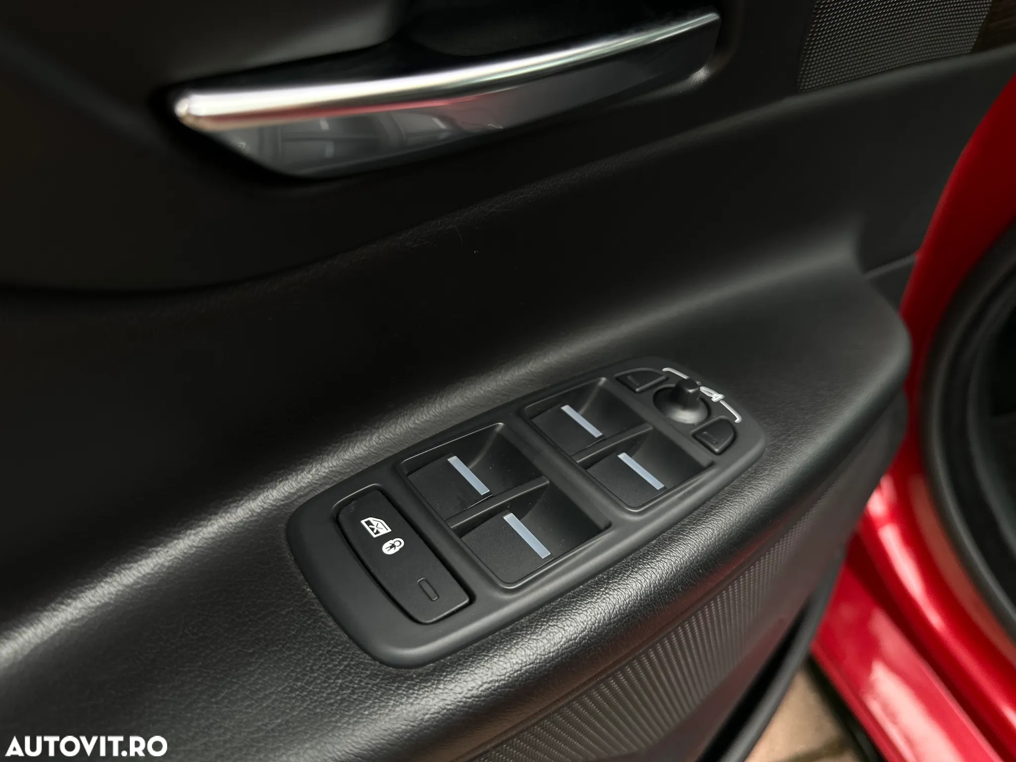 Jaguar XE RWD S - 23