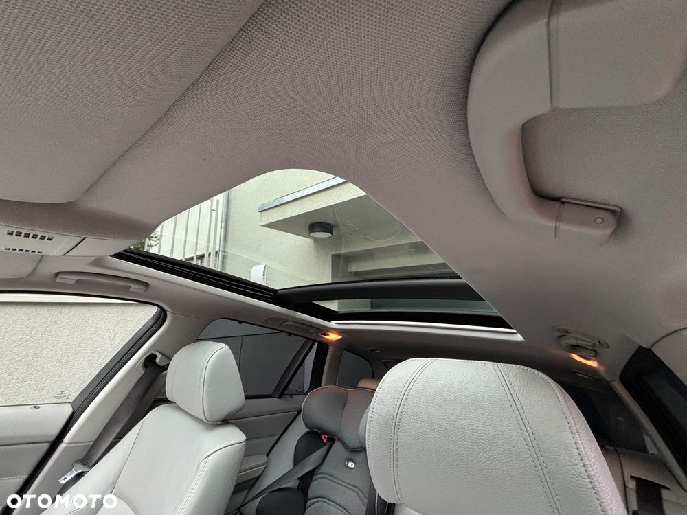 BMW Seria 3 335xi - 11