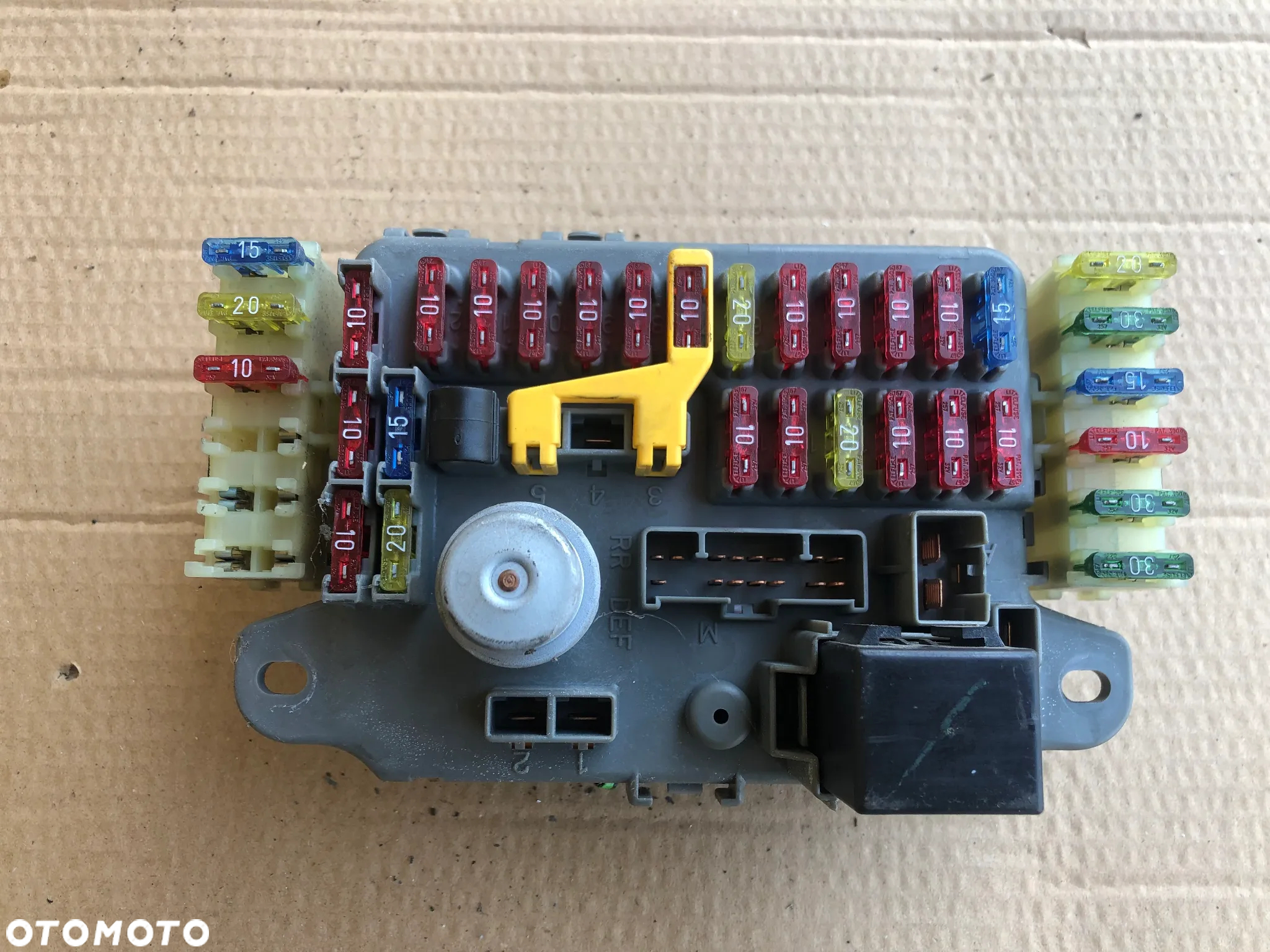 Skrzynka bezpieczników AMR5420 z modułem AMR5360 LAND ROVER DISCOVERY 1 I - 2