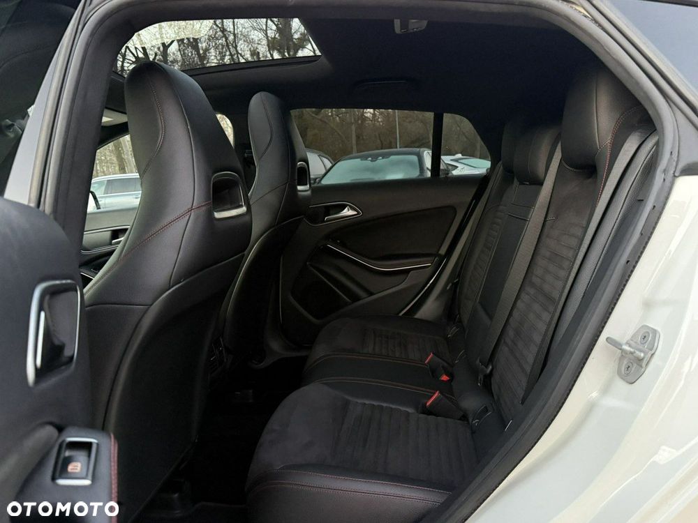 Mercedes-Benz CLA - 15