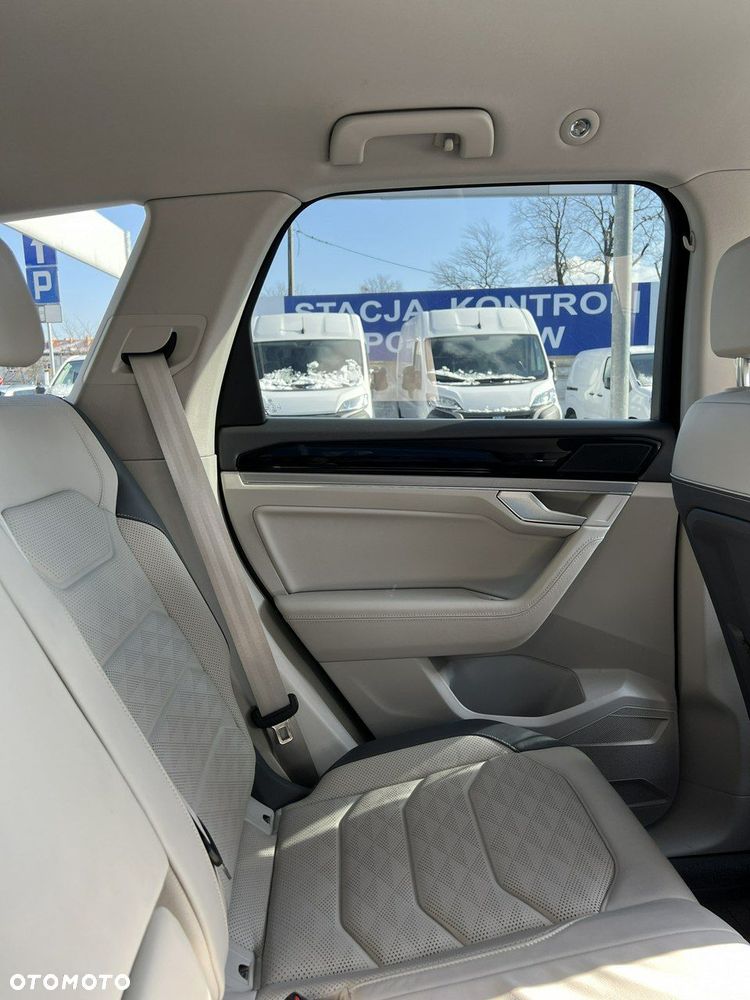 Volkswagen Touareg - 36