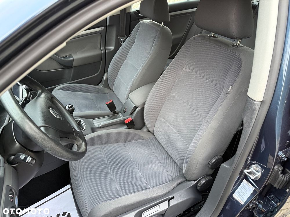 Volkswagen Jetta 1.6 Comfortline - 14