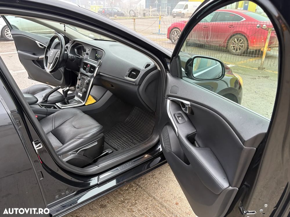 Volvo V40 D4 Summum - 9