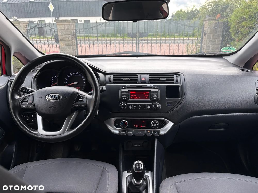 Kia Rio - 10