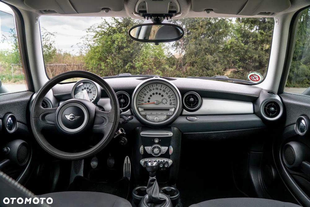 MINI Cooper Standard - 9