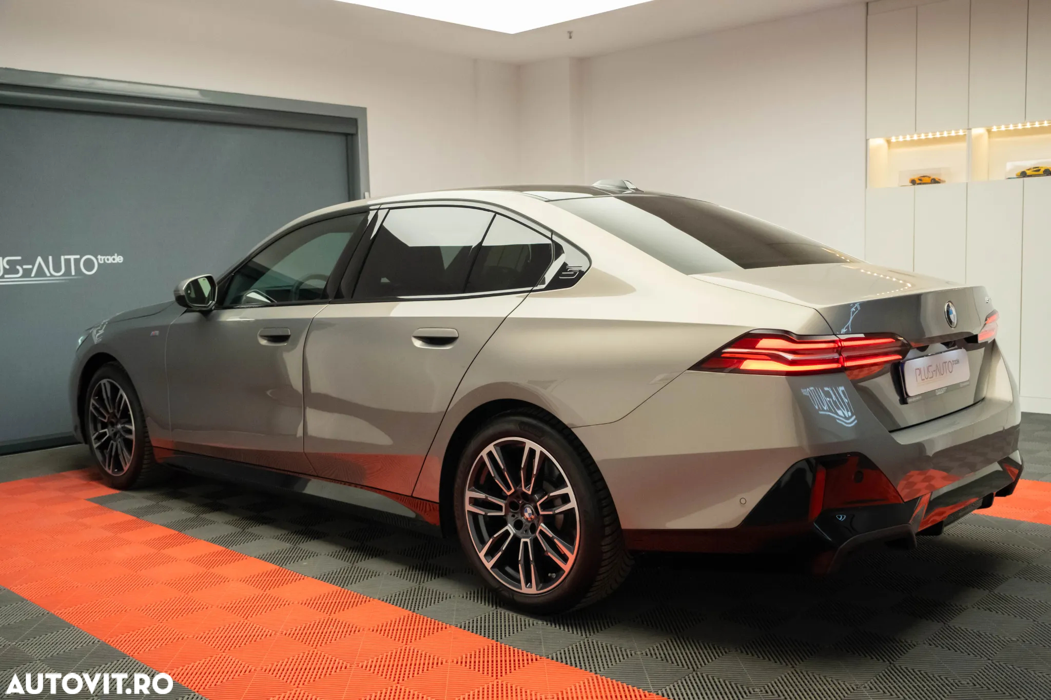 BMW Seria 5 520i Aut. - 33