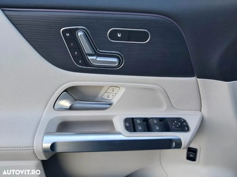 Mercedes-Benz EQB 300 4MATIC - 10
