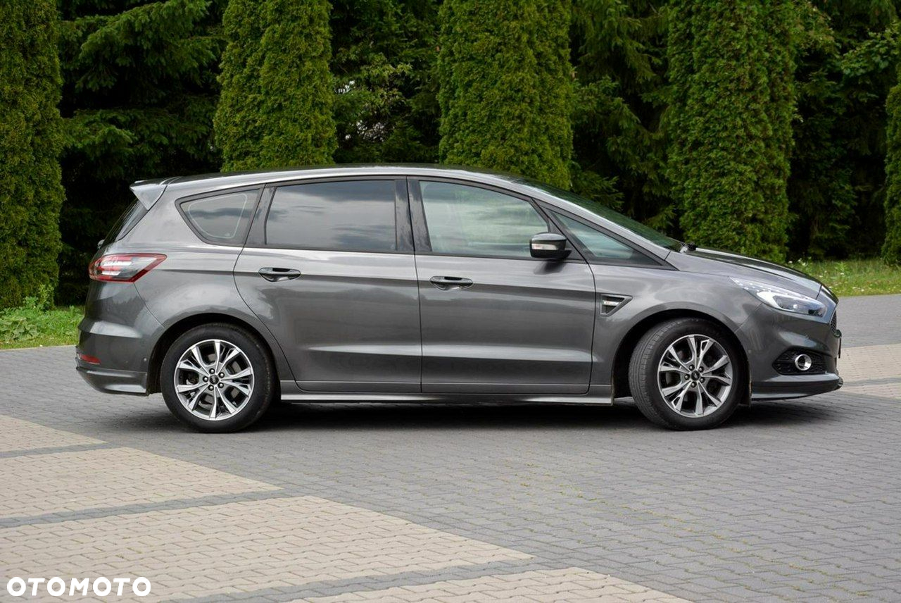 Ford S-Max - 13