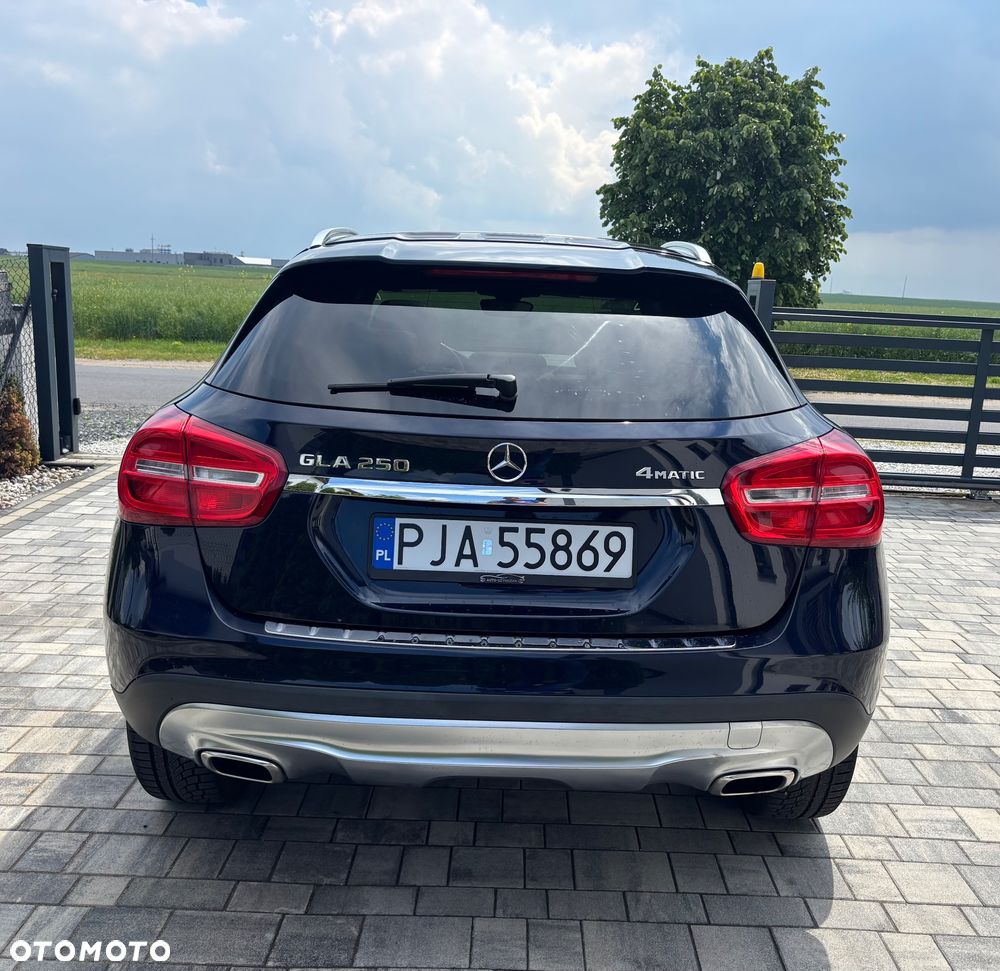 Mercedes-Benz GLA 250 4-Matic - 7