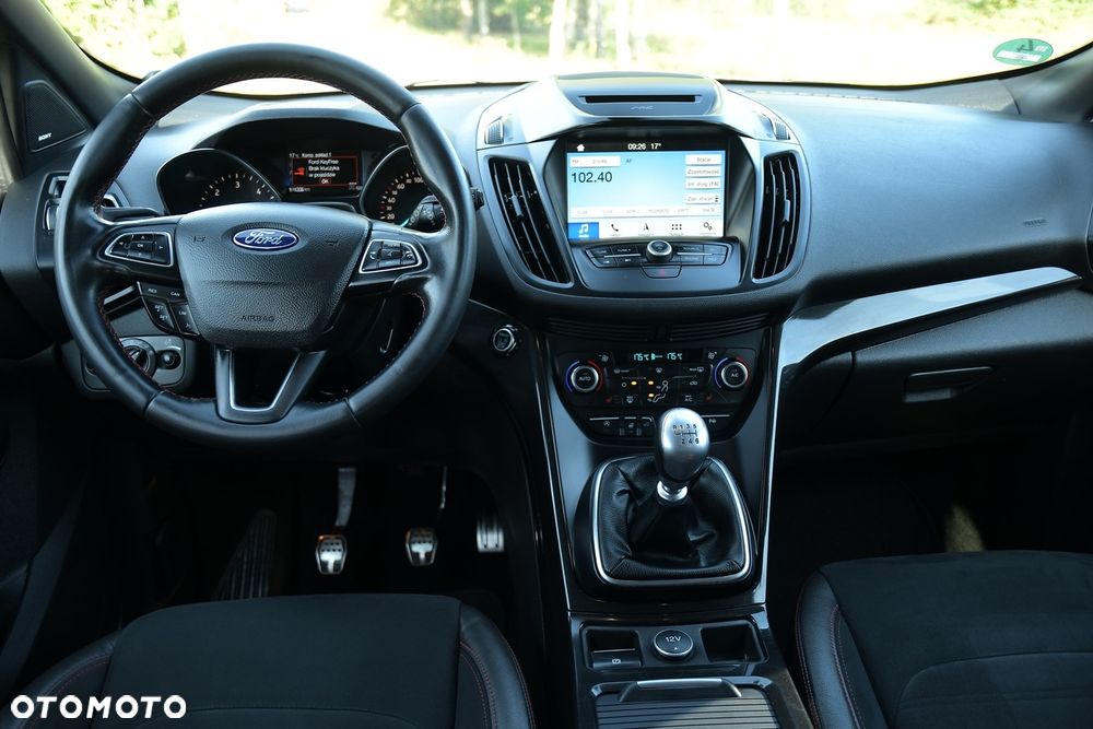 Ford Kuga 2.0 TDCi 4x4 ST-Line - 26