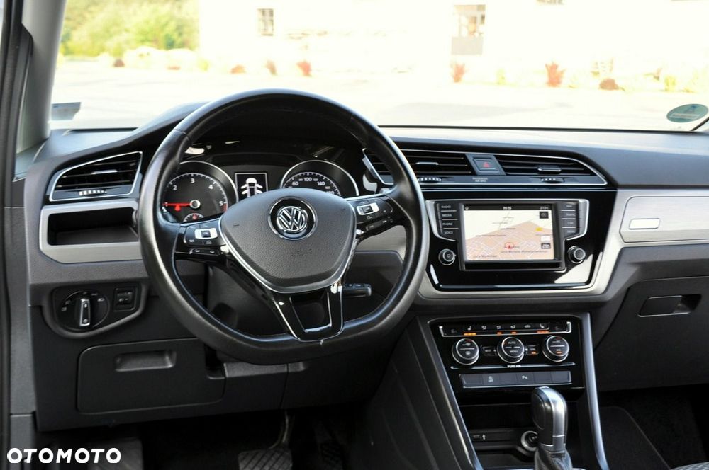 Volkswagen Touran - 30