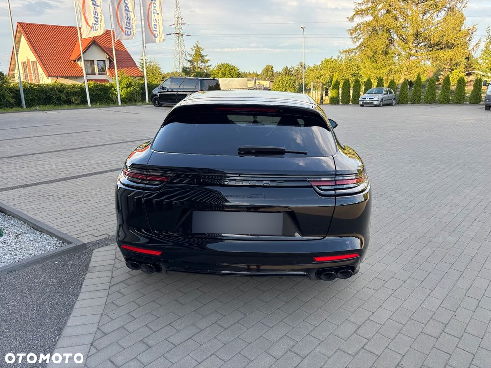Porsche Panamera GTS Sport Turismo - 5