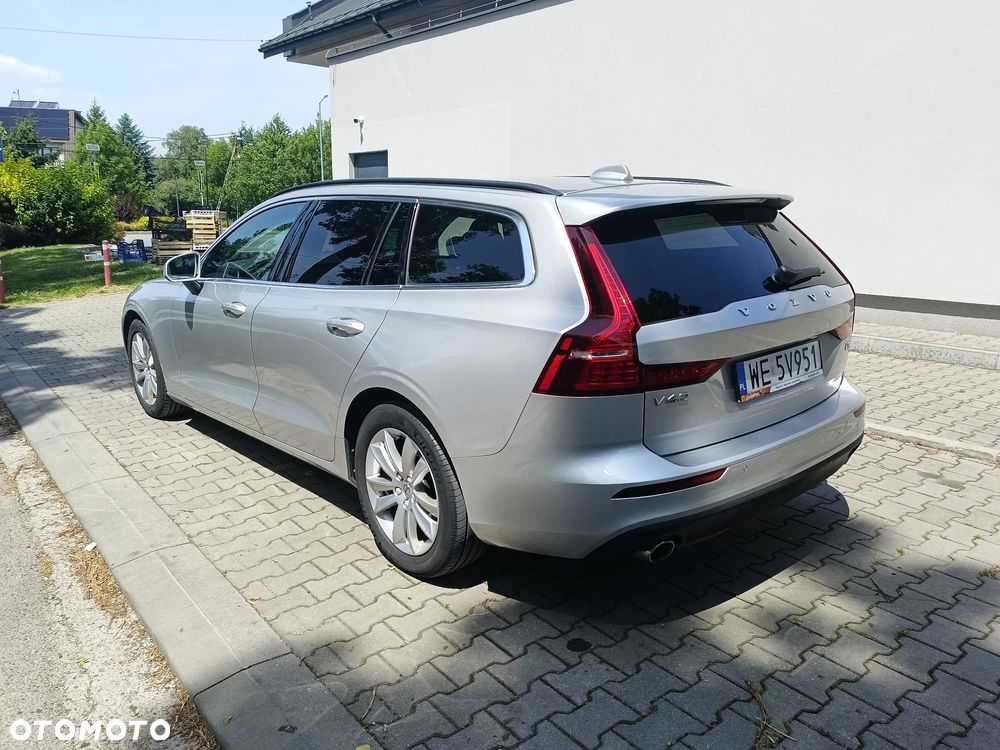 Volvo V60 D4 Momentum Pro - 2