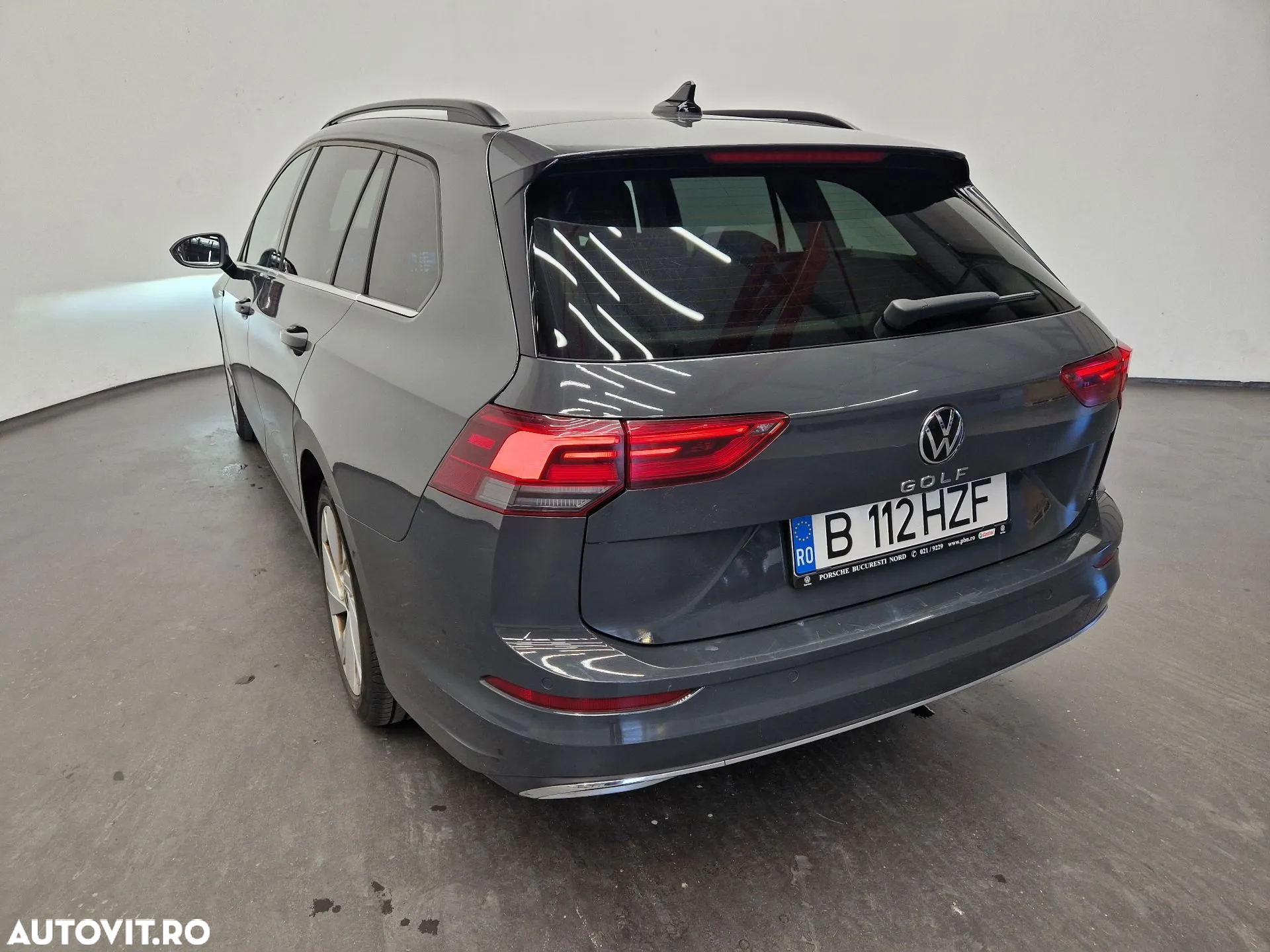 Volkswagen Golf - 2