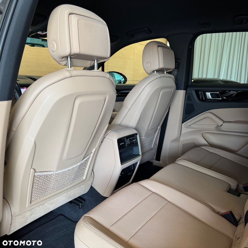 Porsche Cayenne Standard - 27
