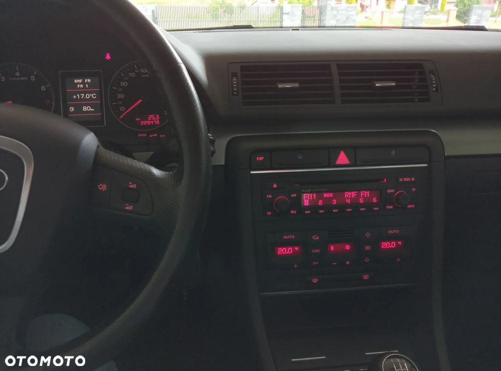 Audi A4 ver-1-8t - 33