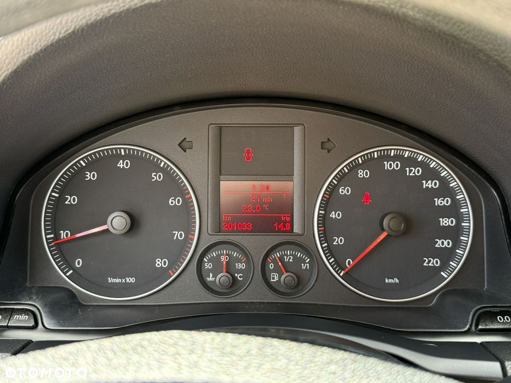 Volkswagen Golf - 23