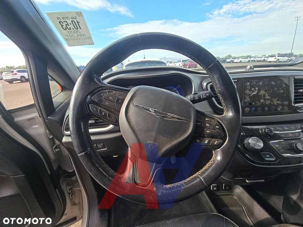 Chrysler Pacifica - 10