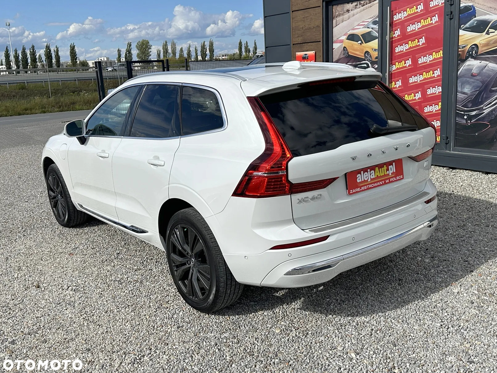 Volvo XC 60 T8 Plug-In Hybrid AWD Inscription - 4