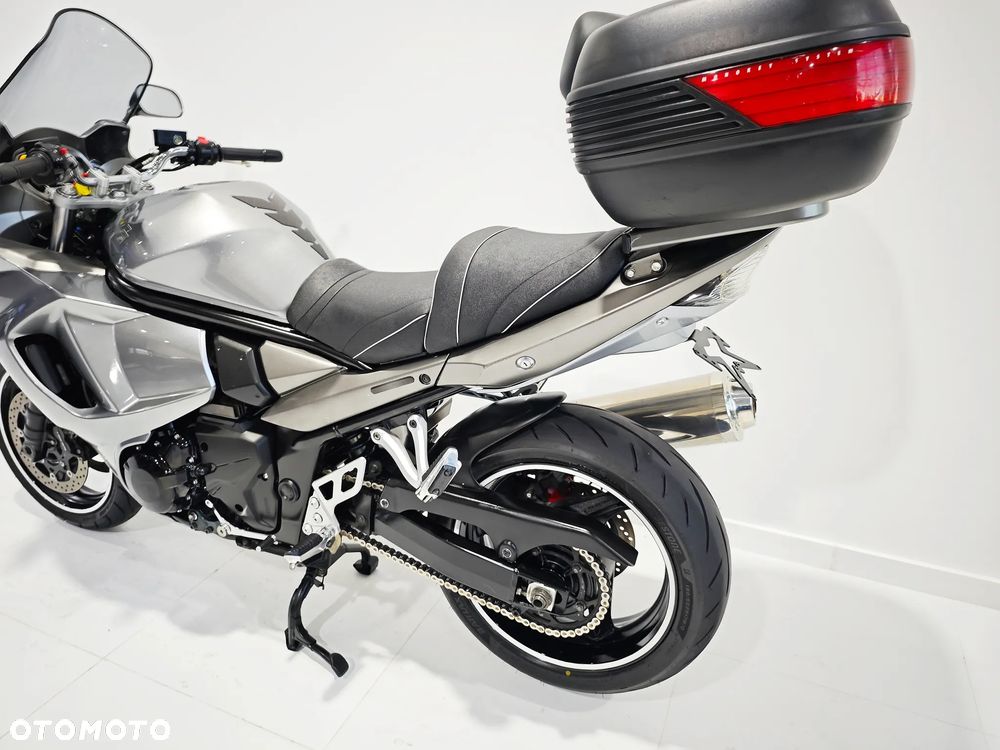 Suzuki GSX - 18