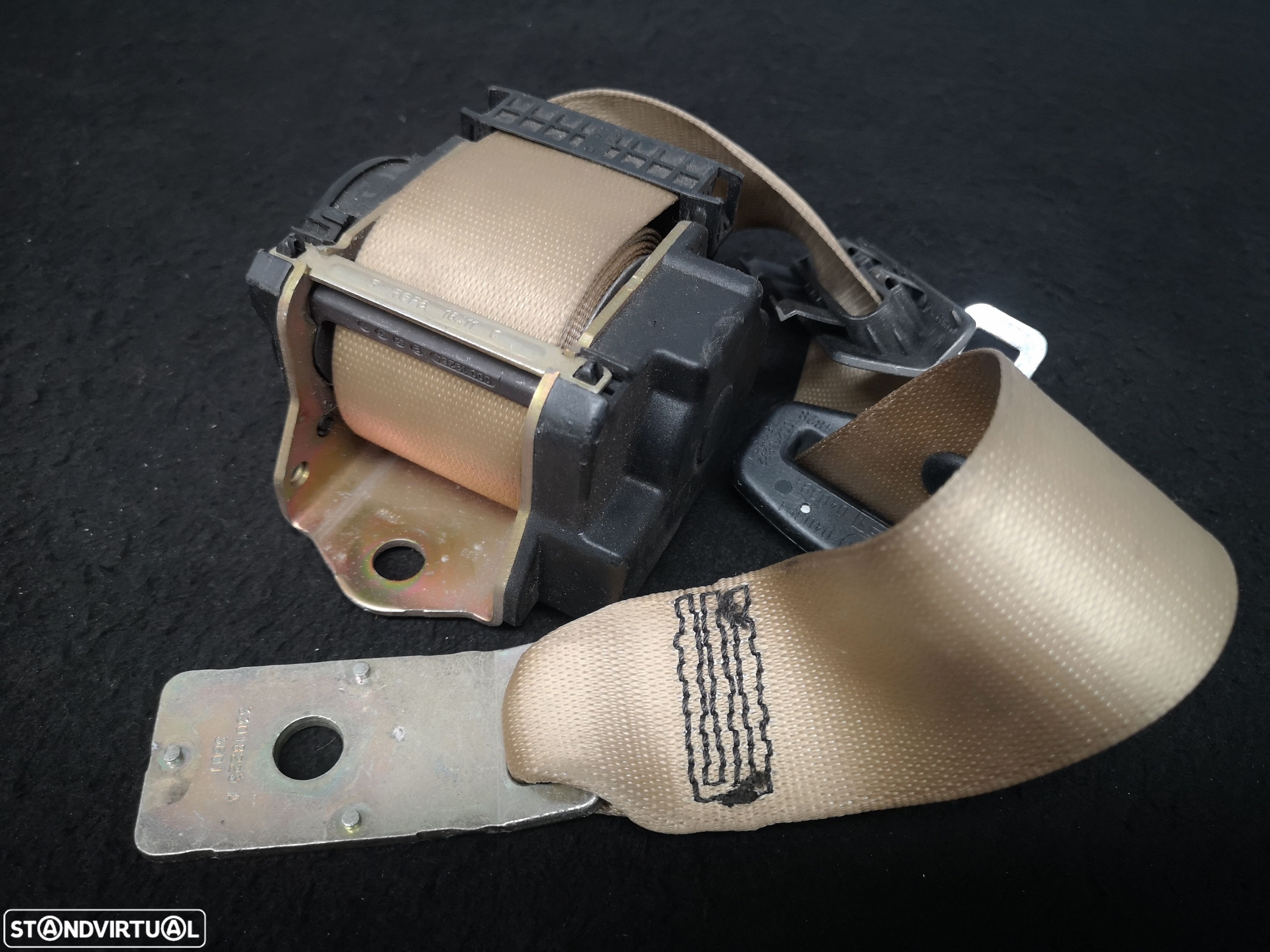 Cinto de Segurança Pre-Tensor traseira central  BMW7 E65 E66 2002-2008 (2x no estoque) - 1
