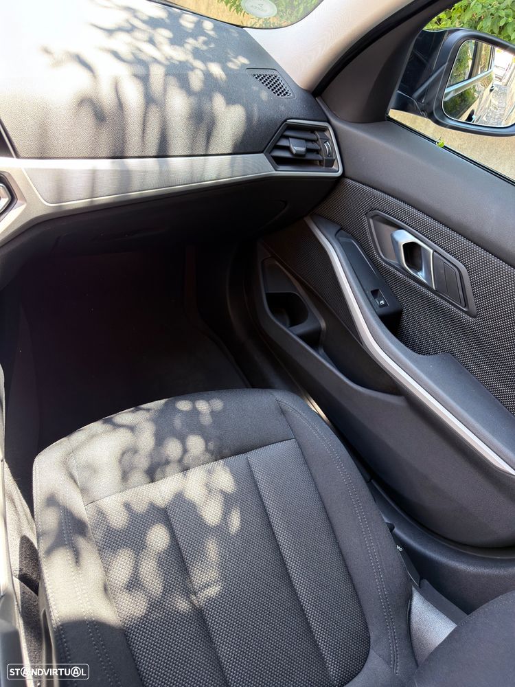 BMW 320 d Line Luxury Auto - 33