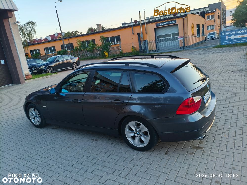 BMW Seria 3 320i - 9
