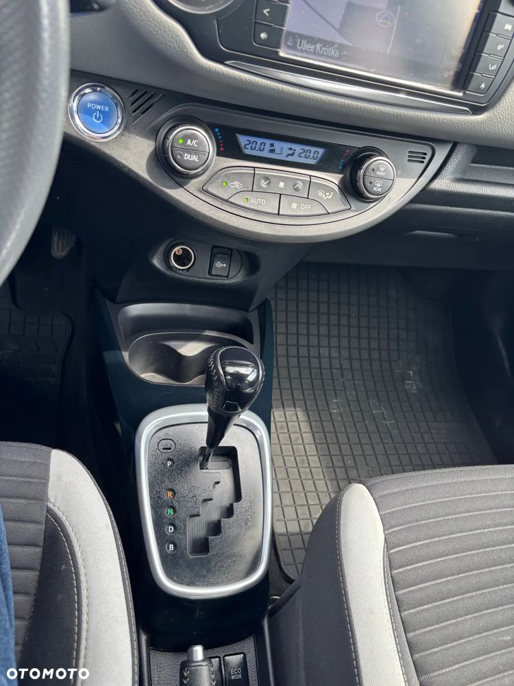 Toyota Yaris - 8