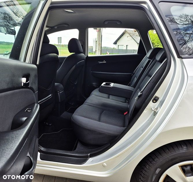 Hyundai i30 i30cw 1.6 Edition Plus - 13