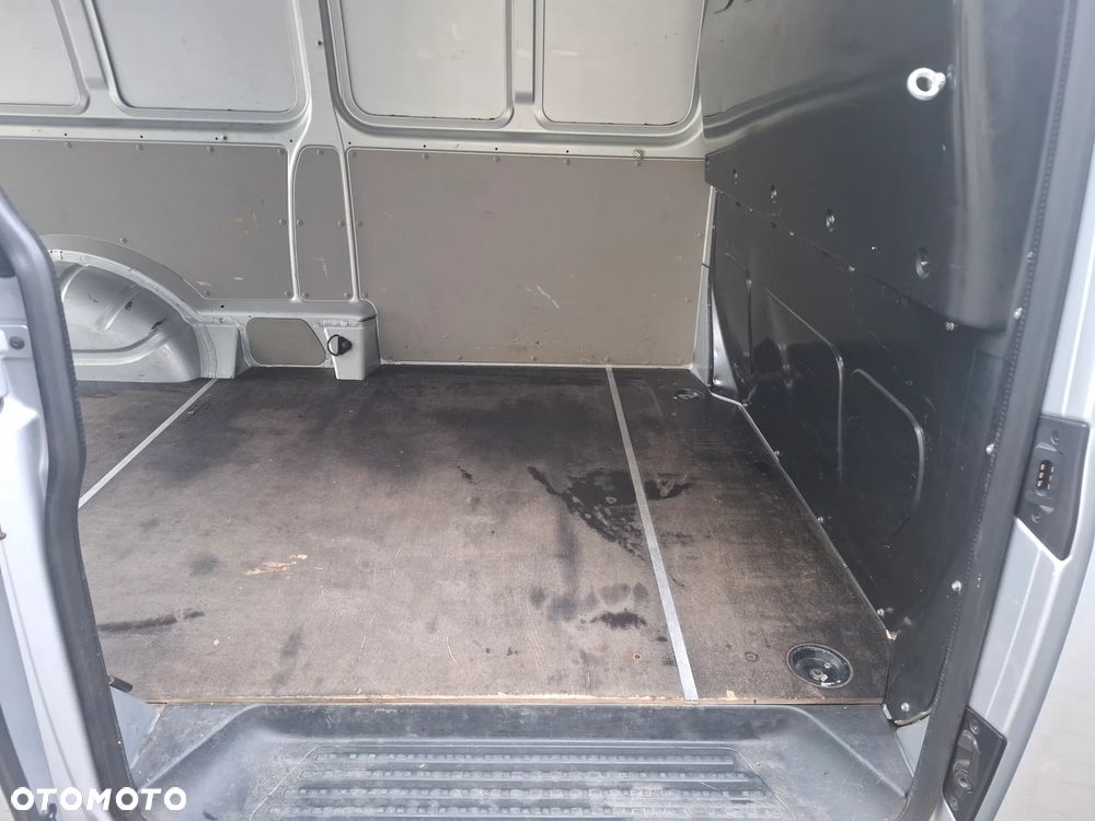 Volkswagen Transporter - 9
