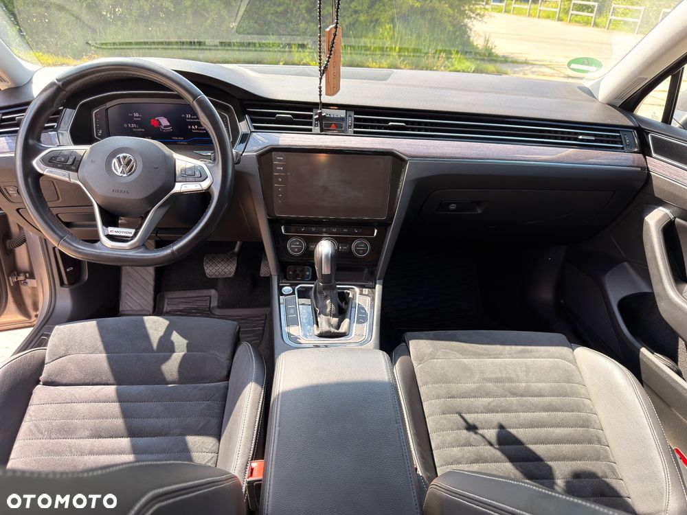Volkswagen Passat 2.0 TDI SCR DSG 4Motion Business - 9