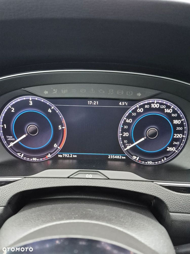 Volkswagen Passat 2.0 TDI SCR (BlueMotion Technology) DSG Highline - 29