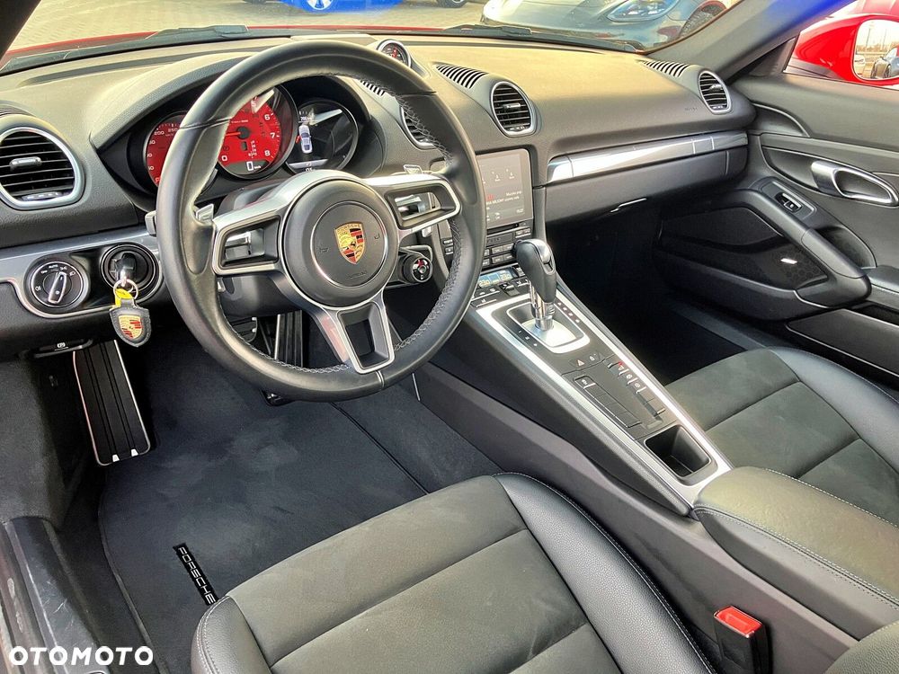 Porsche 718 Cayman - 25