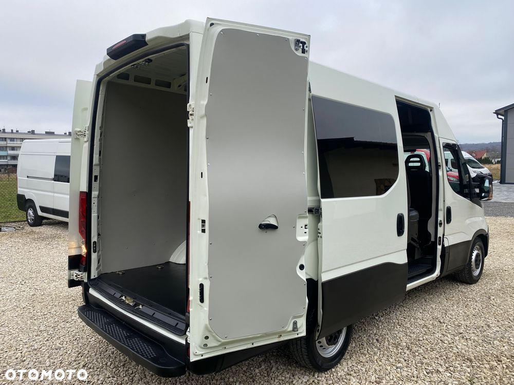 Iveco DAILY Brygadowe, 7-osobowe, serwisowane - 30