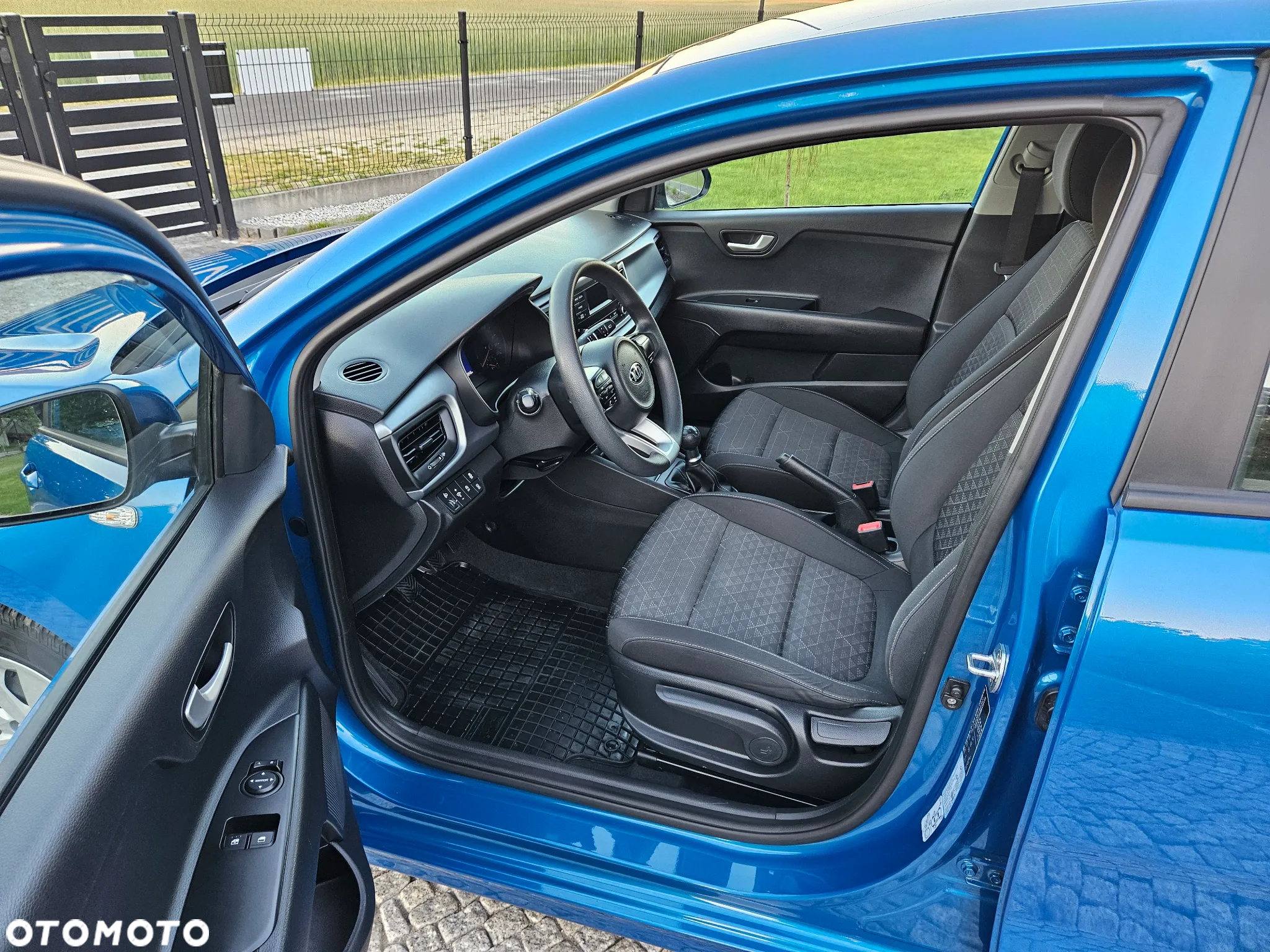 Kia Rio 1.2 M - 10