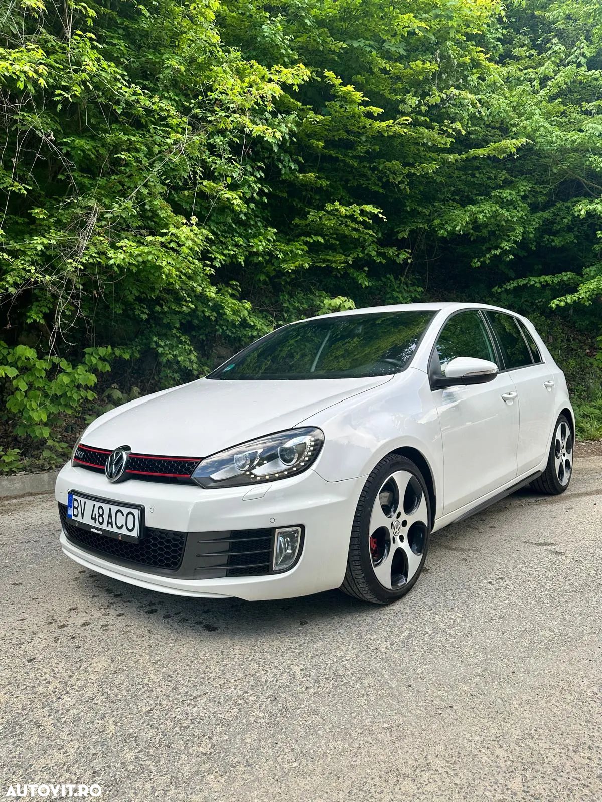 Volkswagen Golf 2.0 TSI GTI - 1