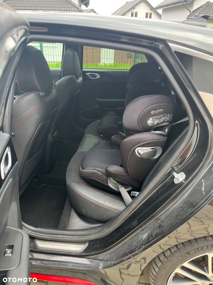 Kia ProCeed 1.6 T-GDI GT DCT - 11