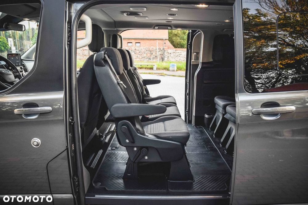 Ford Tourneo Custom 2.0 EcoBlue L2 Titanium - 27